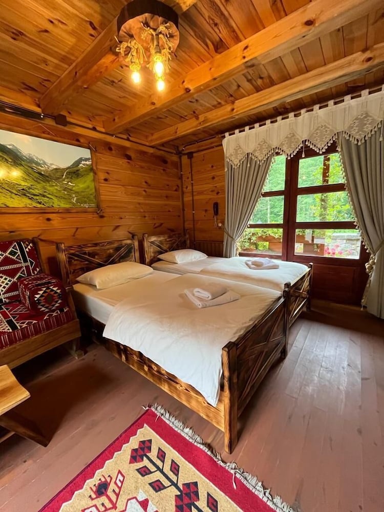 Teona Caglayan Bungalov Rezervasyon