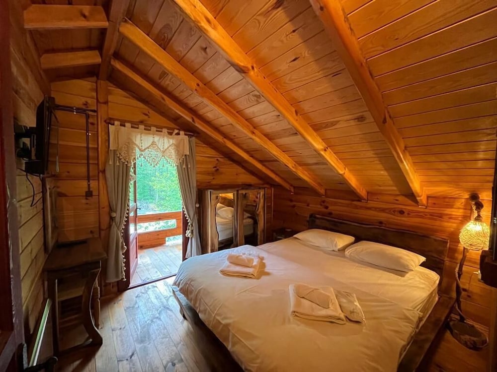 Teona Caglayan Bungalov Rezervasyon