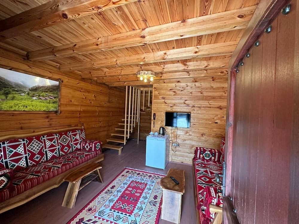 Teona Caglayan Bungalov Rezervasyon