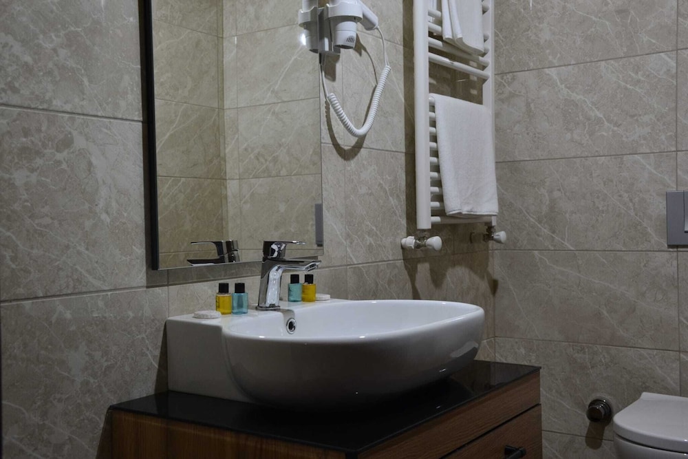 Alya Teras Otel Rezervasyon