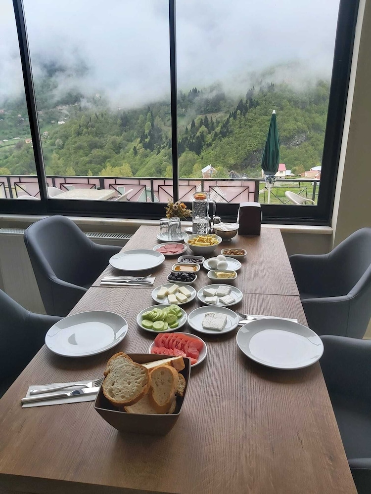 Alya Teras Otel Rezervasyon