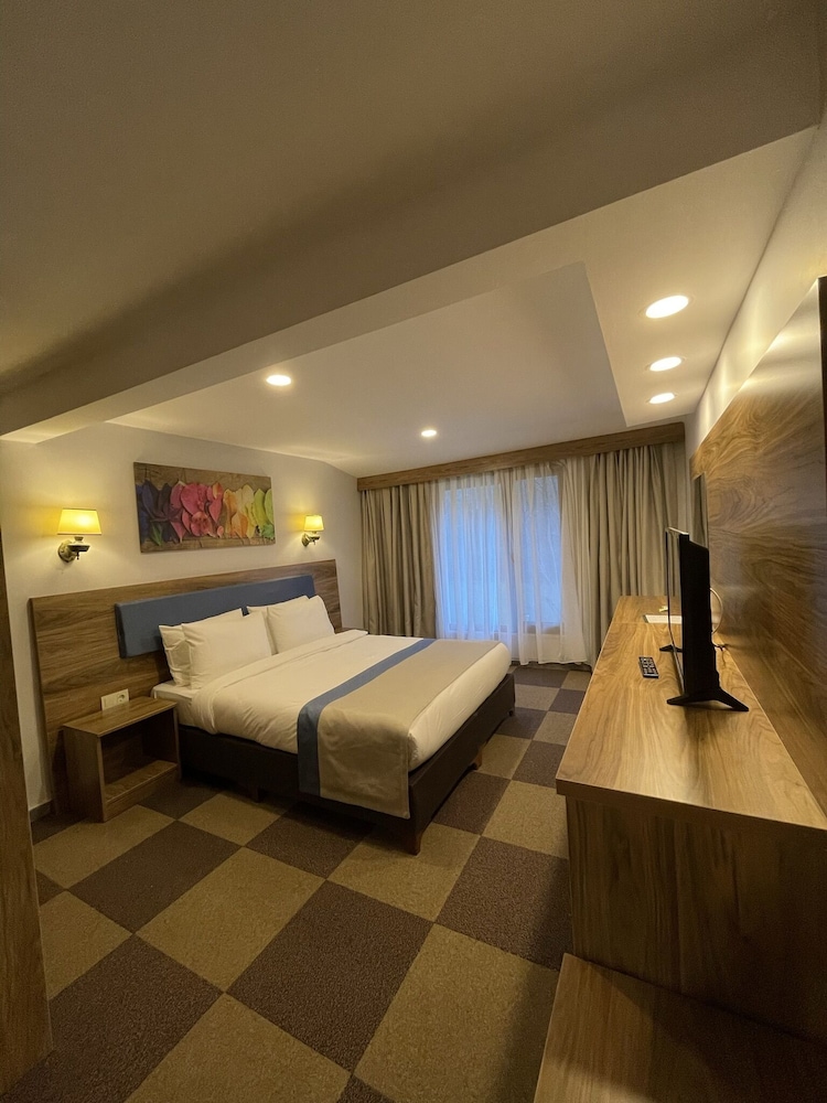 Feel & Live Hotel - Villas - Restaurant Rezervasyon