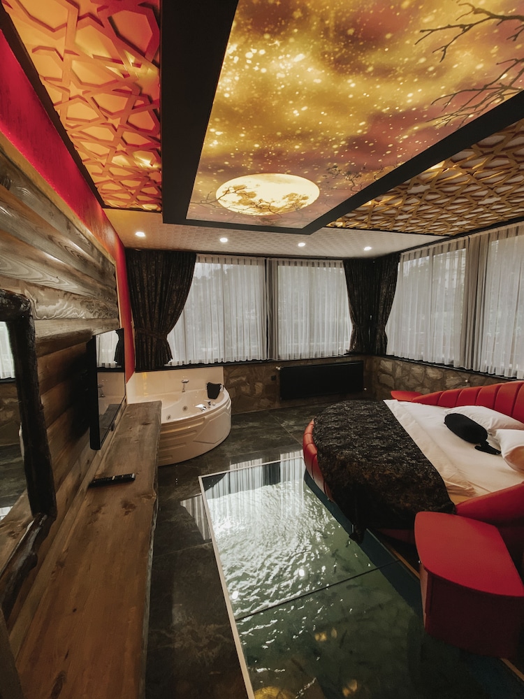 Mcora Tatil Köyü Rezervasyon