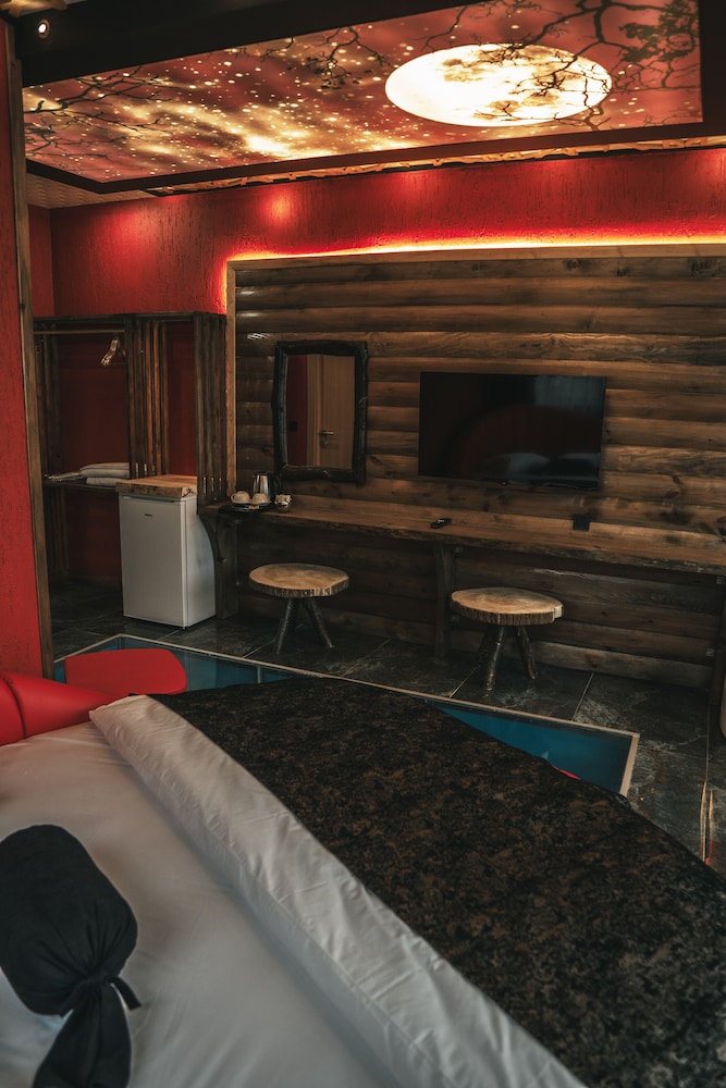 Mcora Tatil Köyü Rezervasyon