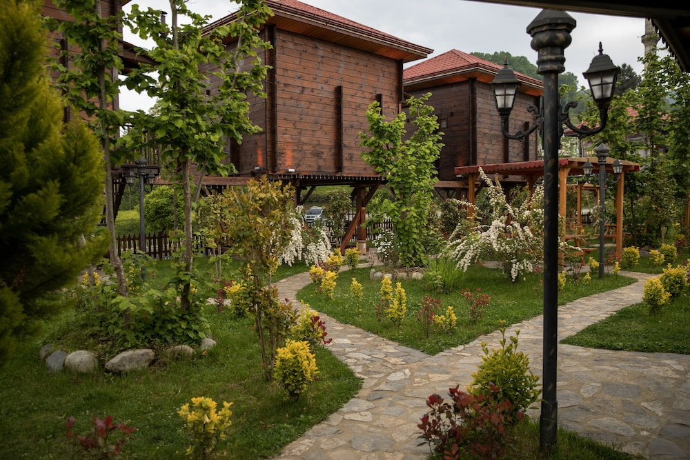 Mcora Tatil Köyü Rezervasyon