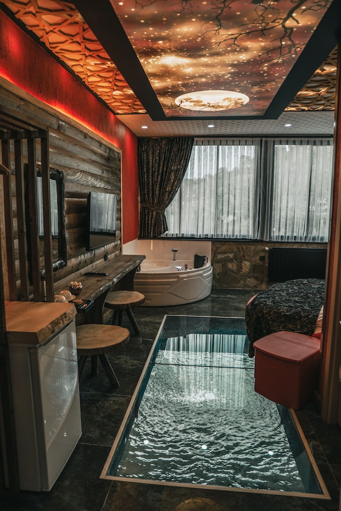 Mcora Tatil Köyü Rezervasyon