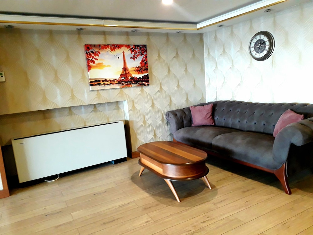 Beyaz Saray Hotel Rezervasyon
