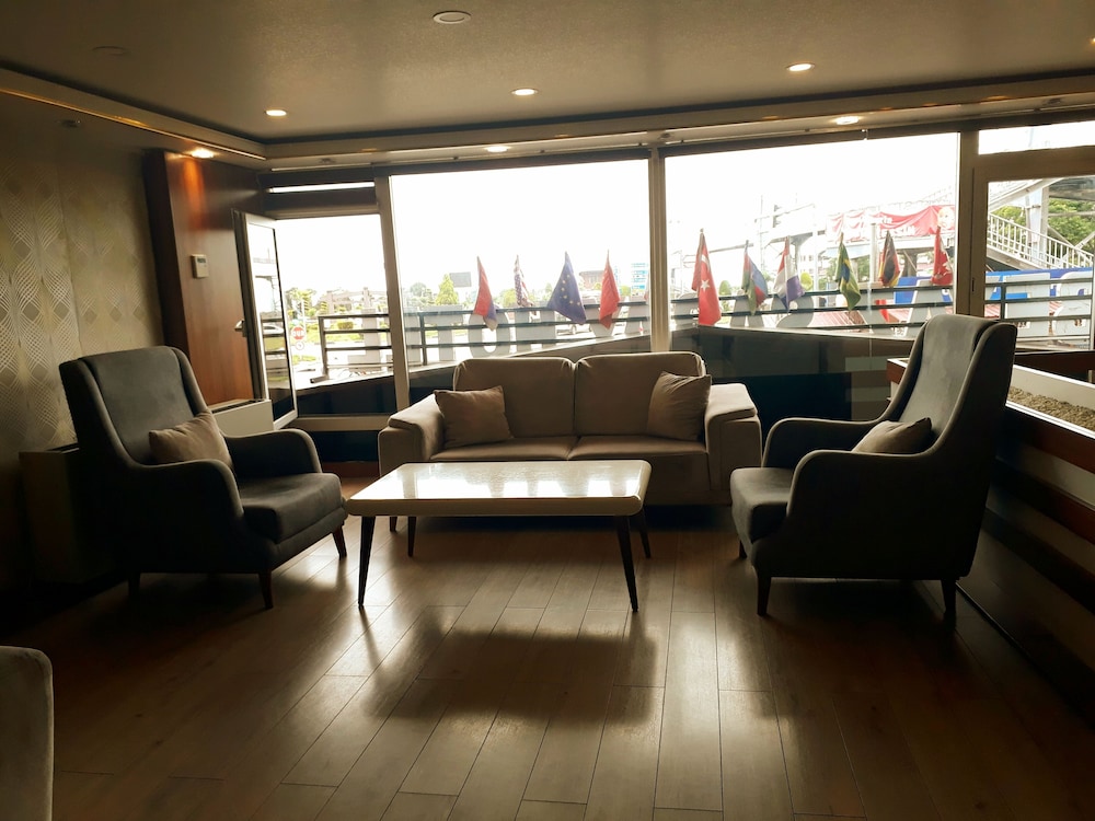 Beyaz Saray Hotel Rezervasyon