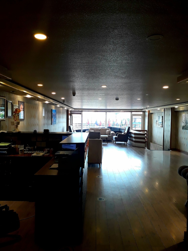 Beyaz Saray Hotel Rezervasyon