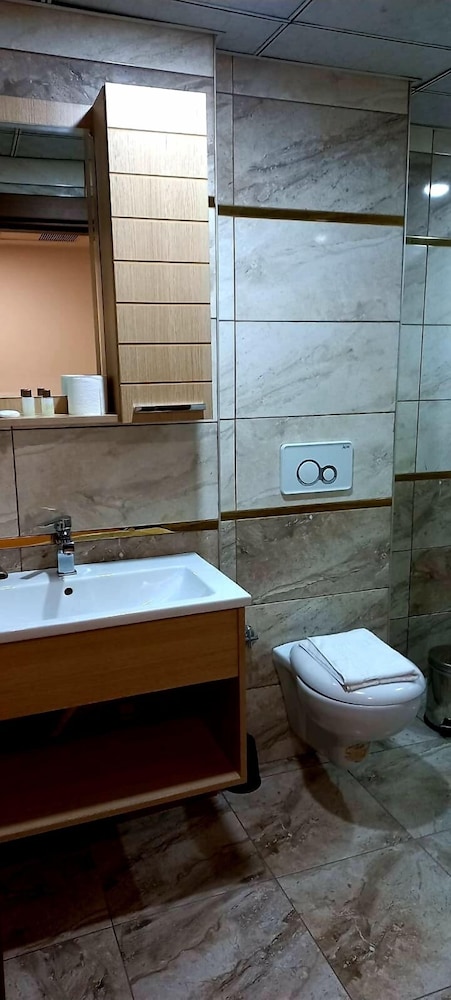 Beyaz Saray Hotel Rezervasyon