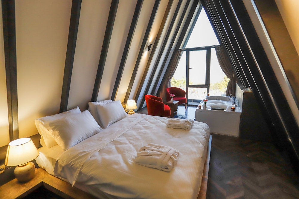 World Deluxe Forest Rezervasyon