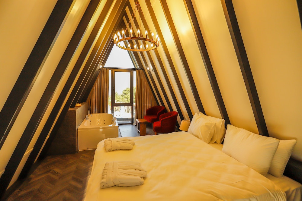 World Deluxe Forest Rezervasyon