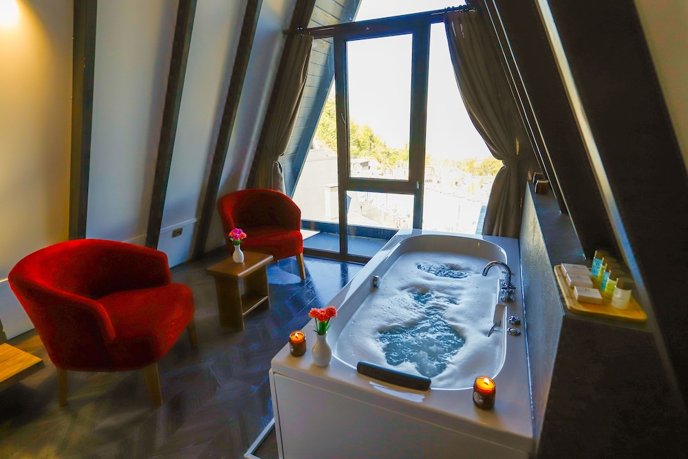 World Deluxe Forest Rezervasyon