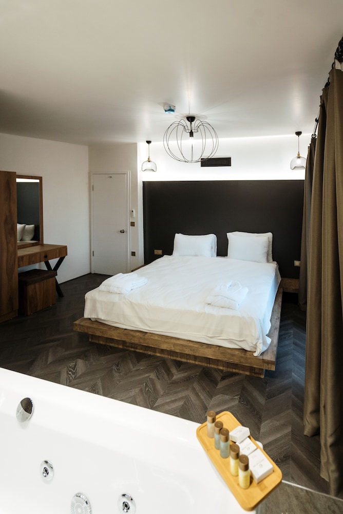 World Deluxe Forest Rezervasyon