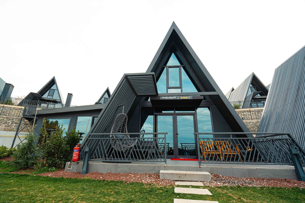 World Deluxe Forest Rezervasyon