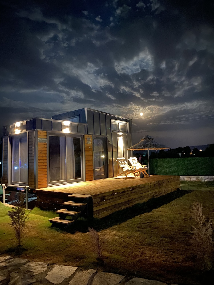 Lavira Tiny House Village Rezervasyon