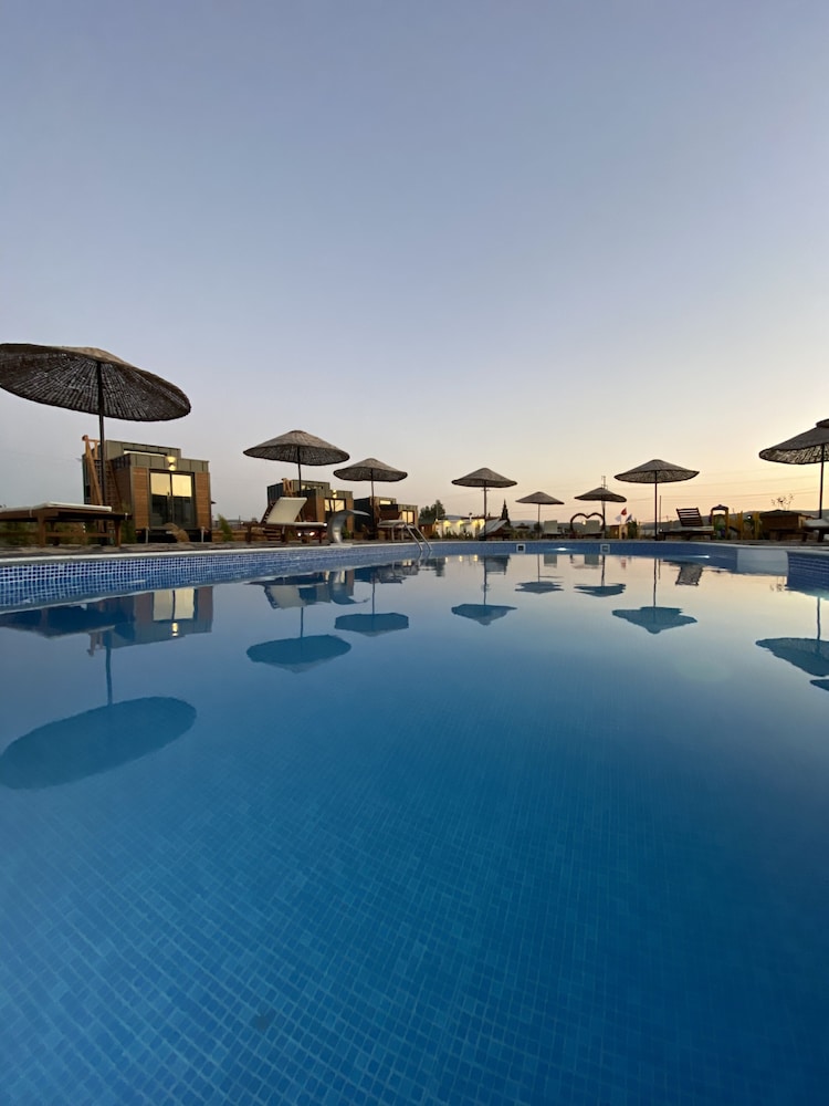 Lavira Tiny House Village Rezervasyon