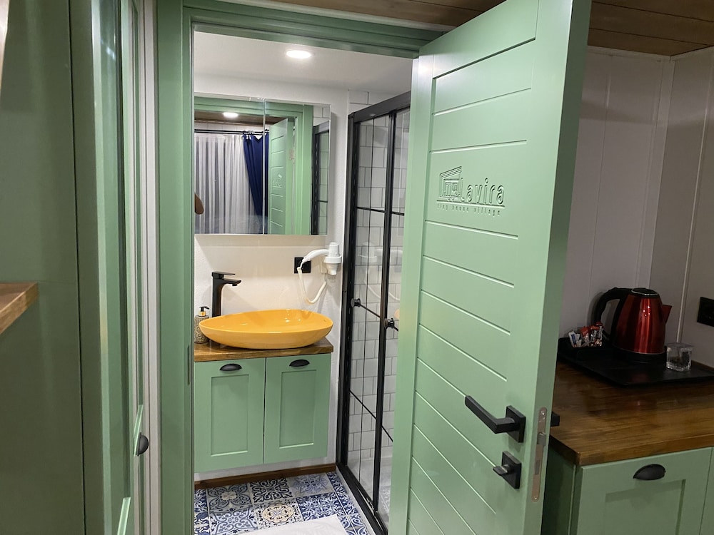 Lavira Tiny House Village Rezervasyon