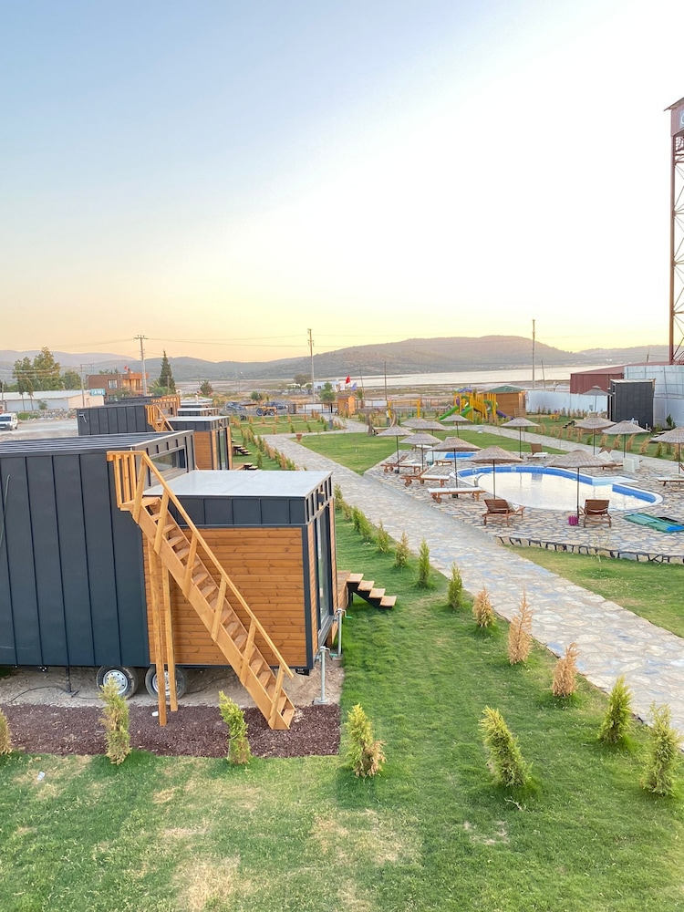 Lavira Tiny House Village Rezervasyon