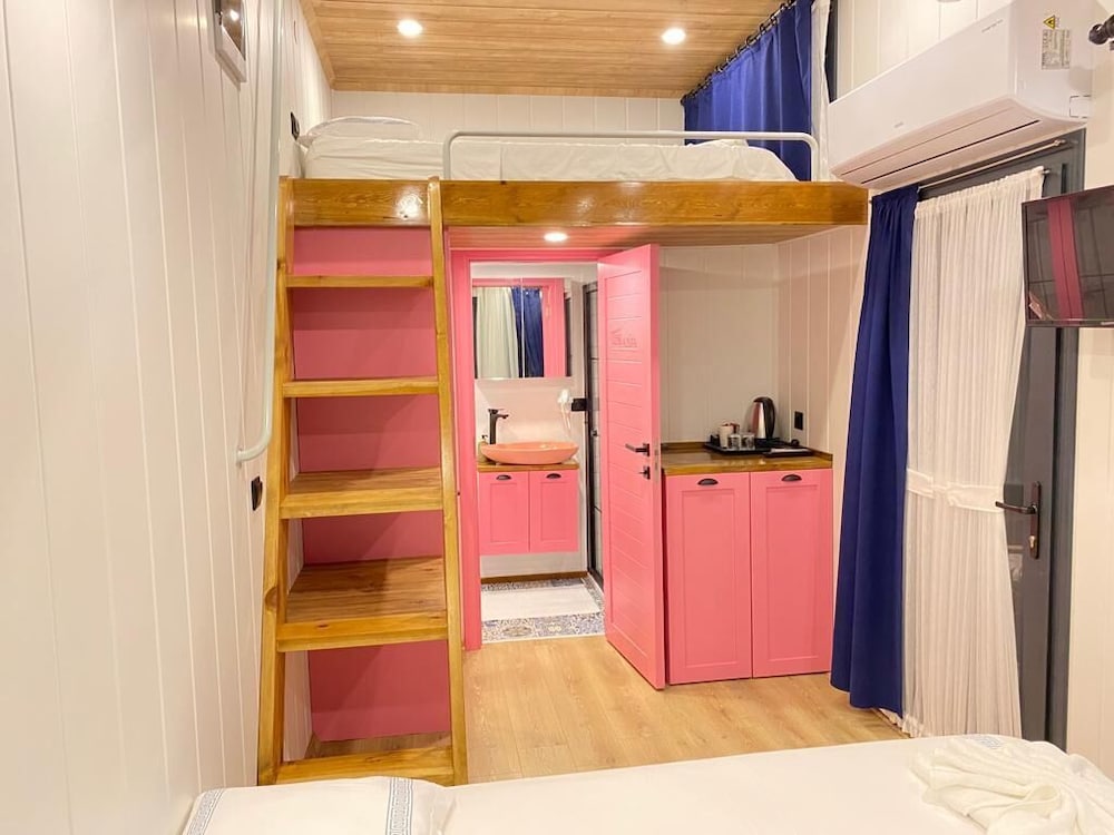 Lavira Tiny House Village Rezervasyon