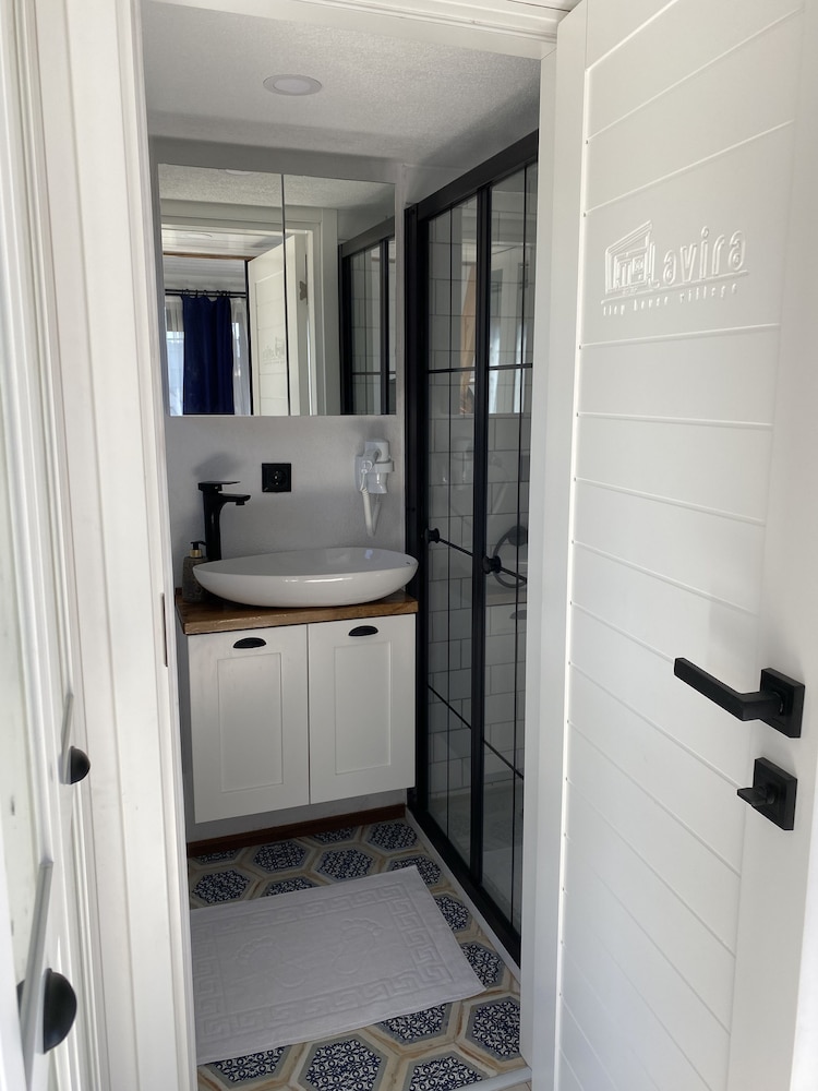 Lavira Tiny House Village Rezervasyon