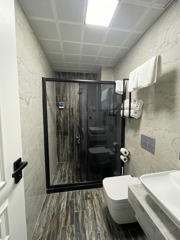Newton Otel Rezervasyon