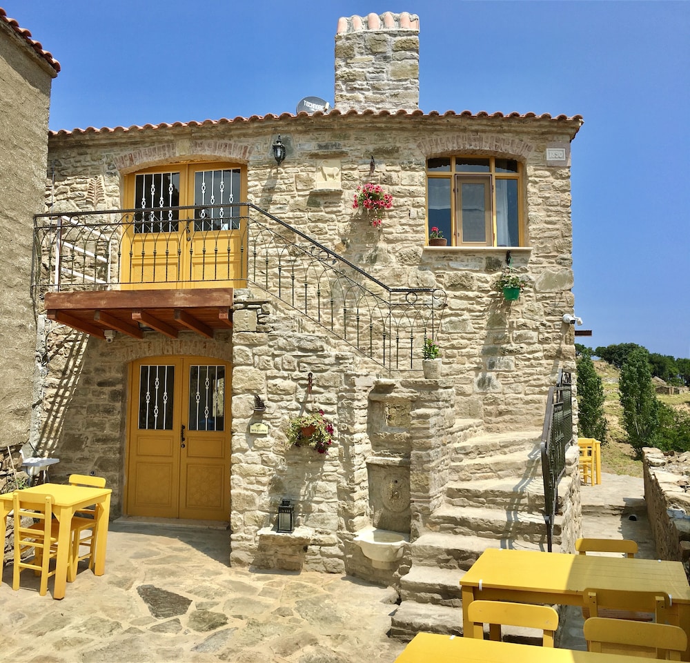 Sari Keçi Tas Hotel Rezervasyon