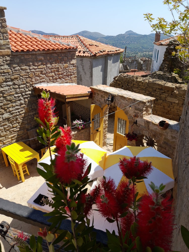Sari Keçi Tas Hotel Rezervasyon