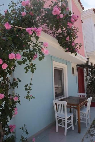 Lina Konukevi Rezervasyon