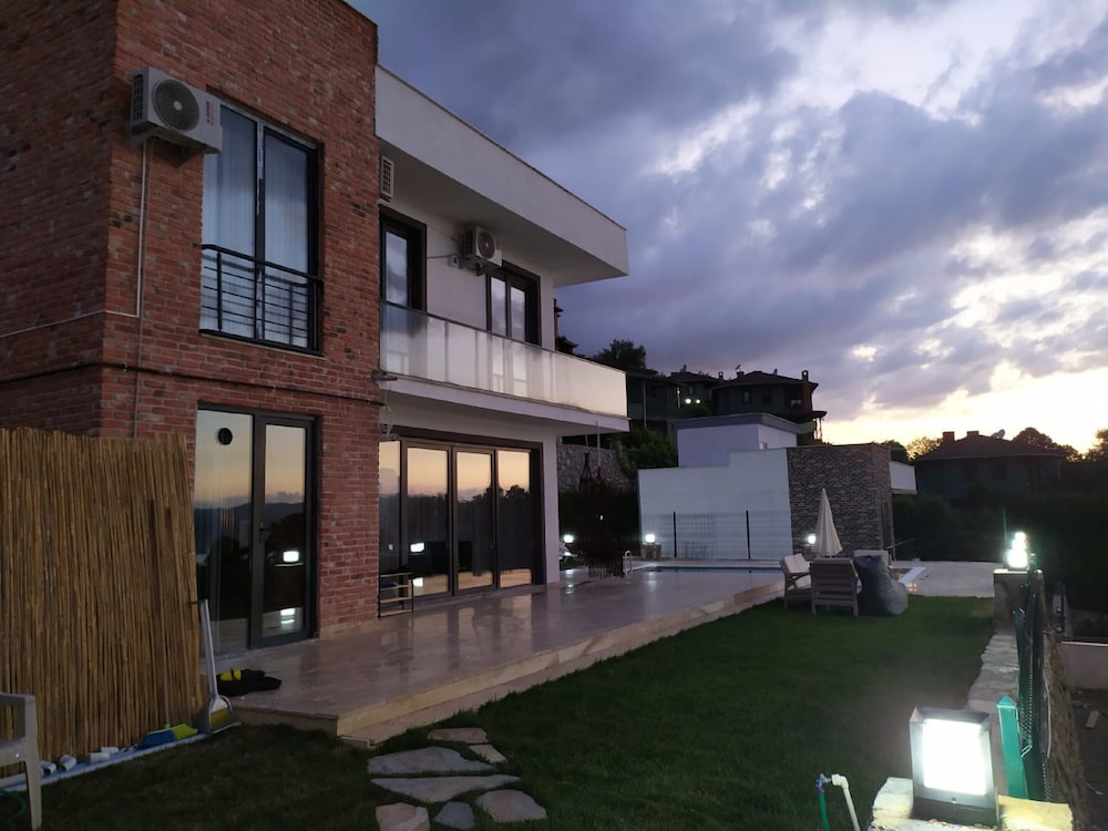 Naturel Stone Villalari Rezervasyon