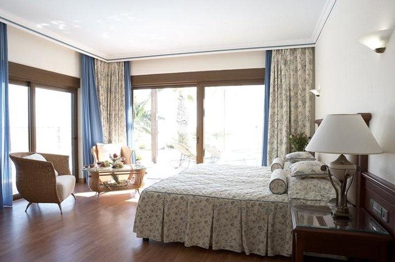 Atrium Palace Rezervasyon