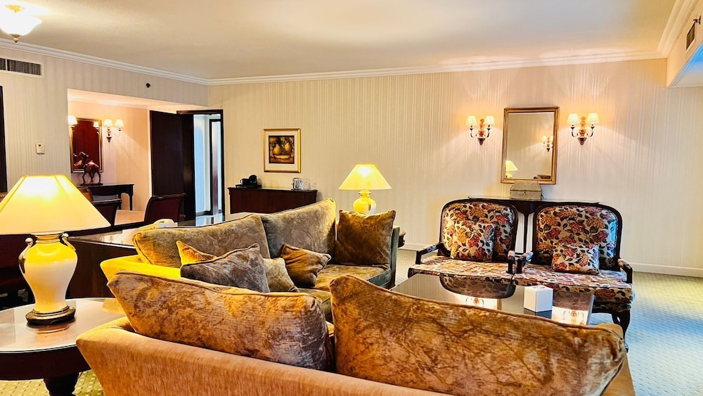 The Bristol Hotel Dubai Rezervasyon