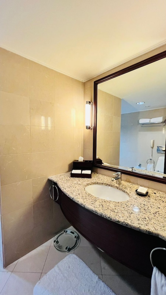 The Bristol Hotel Dubai Rezervasyon