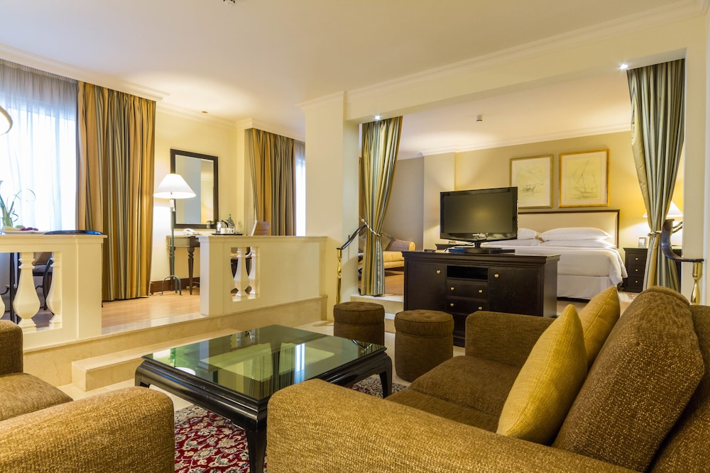 Grand Excelsior Hotel Deira Rezervasyon