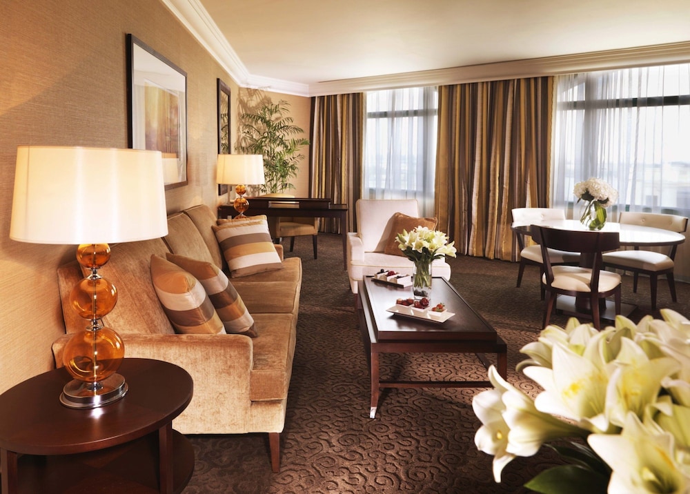 Mövenpick Dubai Grand Al Bustan Rezervasyon