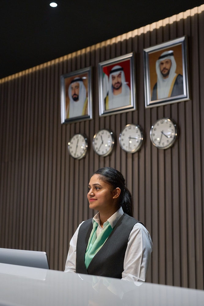 Hotel Holiday International Rezervasyon