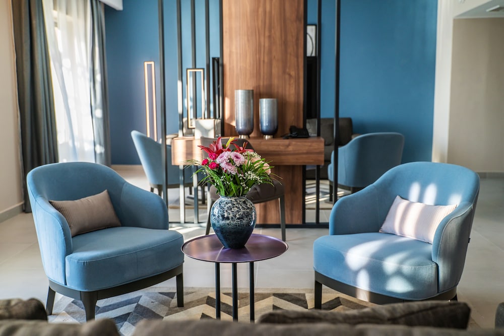 Hotel Holiday International Rezervasyon