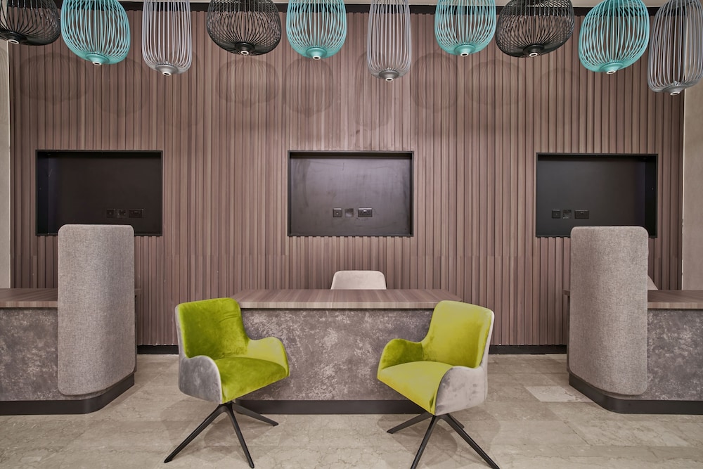 Hotel Holiday International Rezervasyon