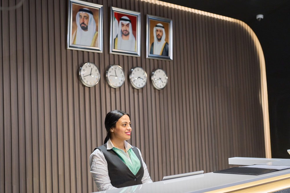 Hotel Holiday International Rezervasyon