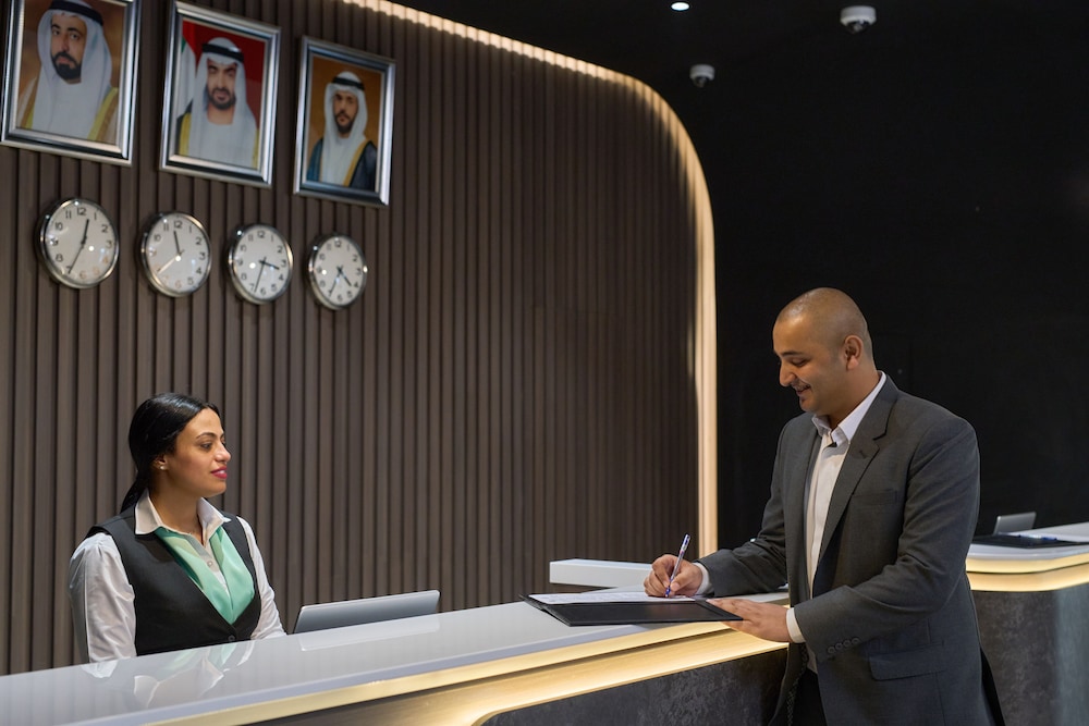 Hotel Holiday International Rezervasyon