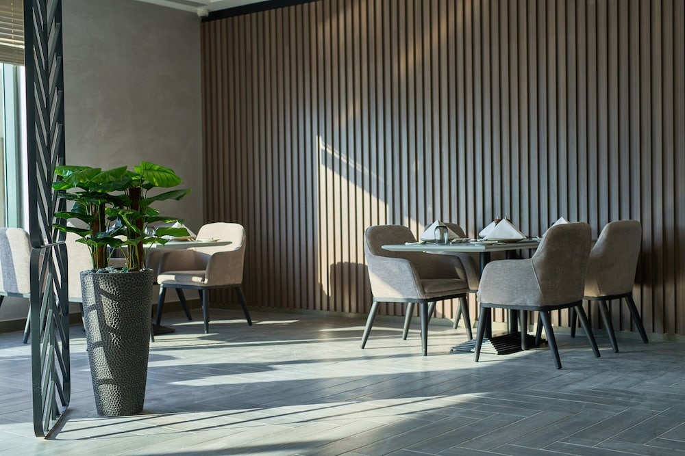 Hotel Holiday International Rezervasyon