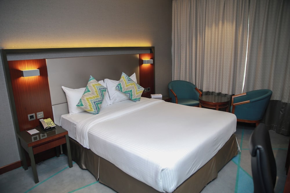 Hotel Versailles Dubai Rezervasyon