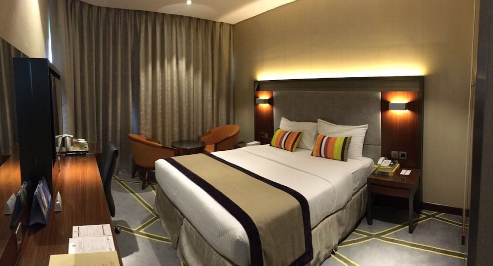 Hotel Versailles Dubai Rezervasyon