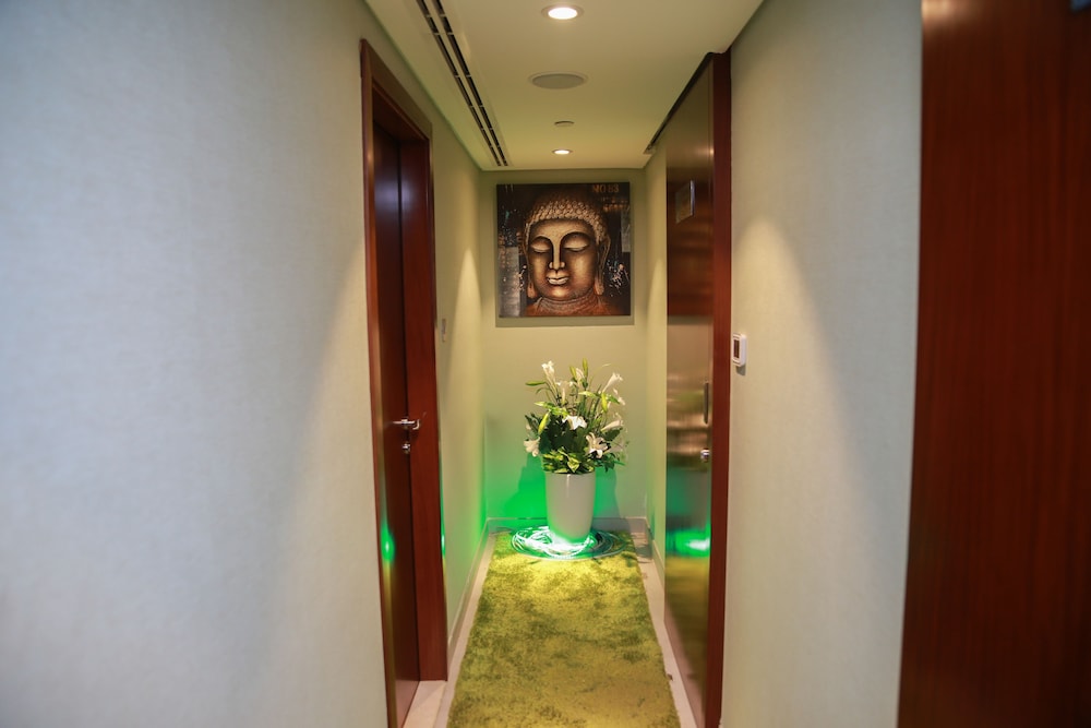 Hotel Versailles Dubai Rezervasyon