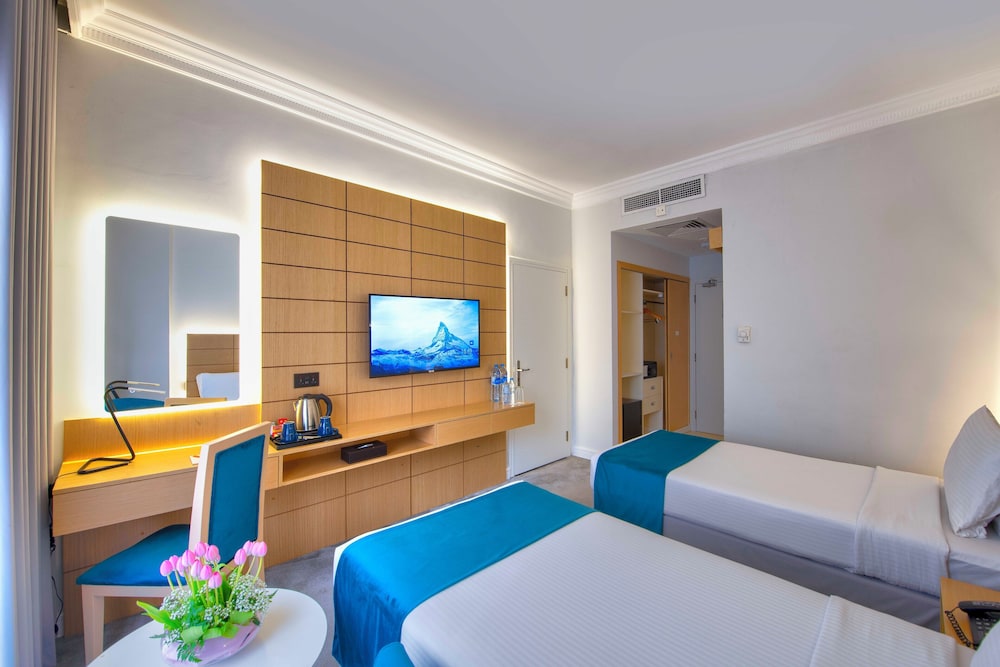 Lotus Grand Hotel Rezervasyon