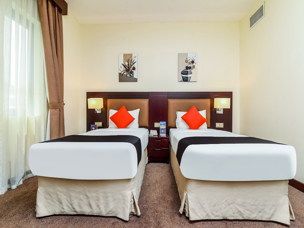 Landmark Summit Hotel Rezervasyon