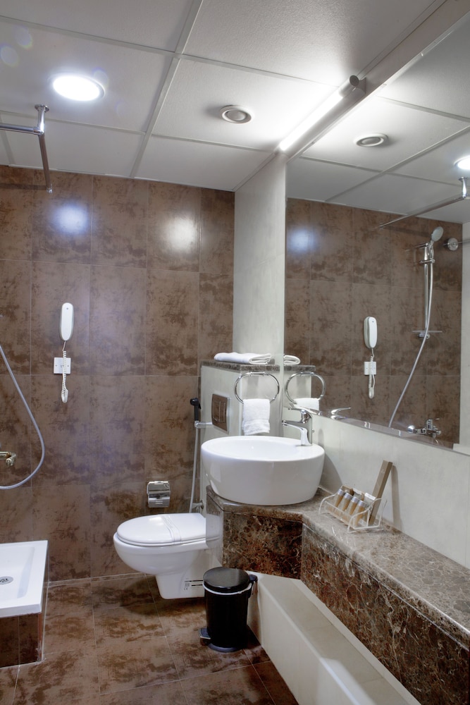 Landmark Hotel Baniyas Rezervasyon