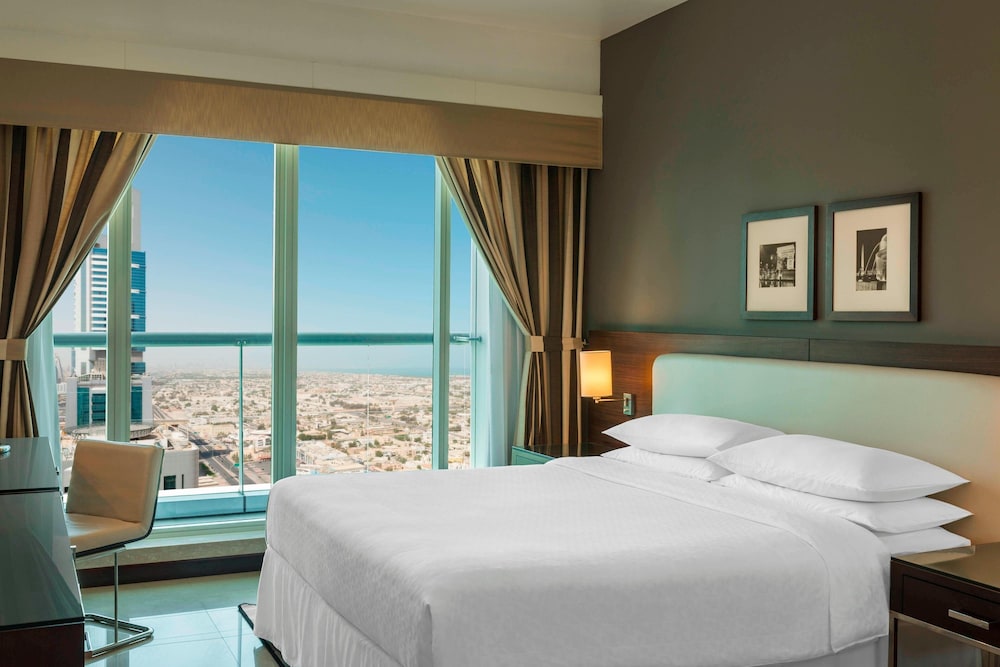 Four Points by Sheraton Sheikh Zayed Road, Dubai Rezervasyon