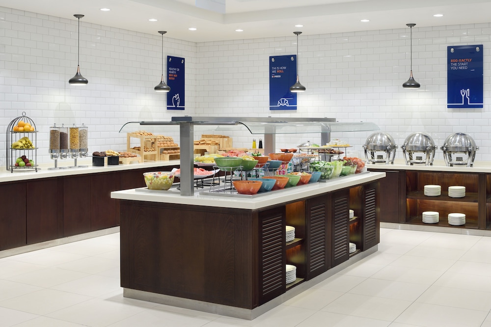 Holiday Inn Express Dubai Internet City Rezervasyon