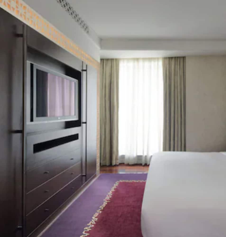 The H Dubai Rezervasyon